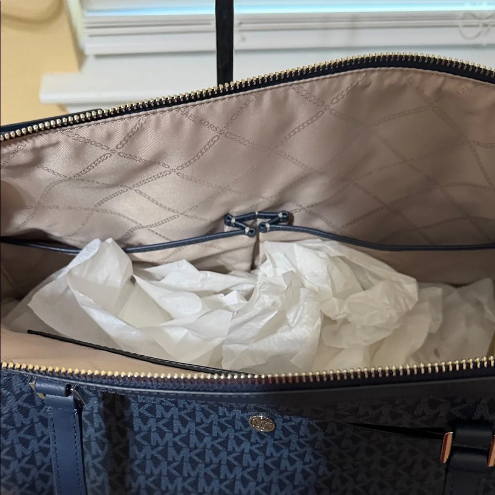 Michael Kors Dark Blue Signature Tote - Picture 5 of 15